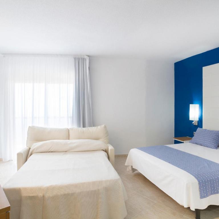 Ibersol Torremolinos Beach - Habitación Cuádruple con vistas al mar (2 adultos + 2 niños) - 9