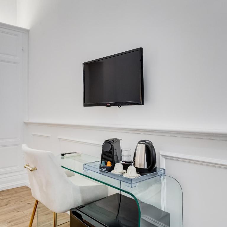 Monti Suites Cavour - Camera Quadrupla con Bagno Privato Esterno - 5