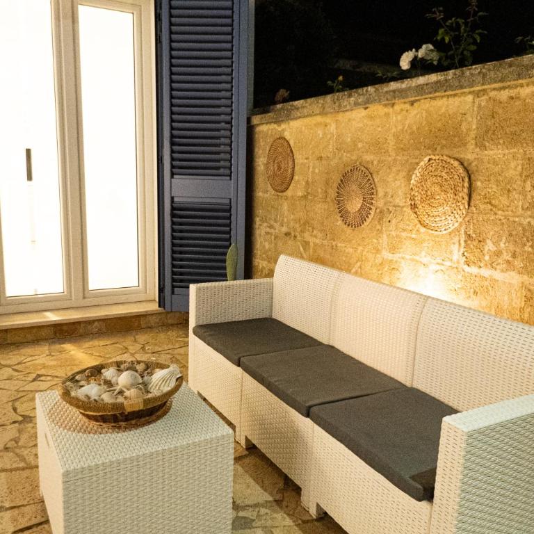 Villa Teresa Elegant & Relaxing Holiday Home with private hydro spa pool - Vacation Home - 36