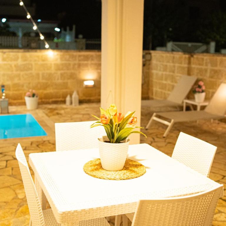 Villa Teresa Elegant & Relaxing Holiday Home with private hydro spa pool - Vacation Home - 45