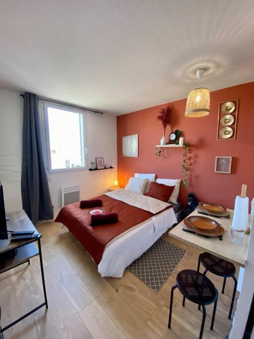 Splendide studio Moderne - Proche centre - Laverie - One-Bedroom Apartment - 2