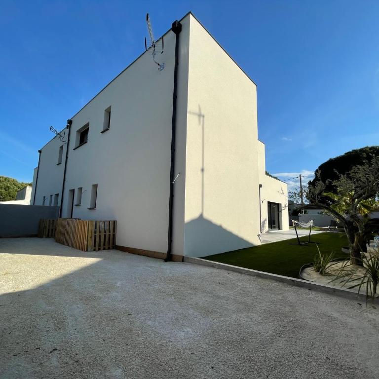 Villa Grand Nicolas Bord de Mer - Villa - 6