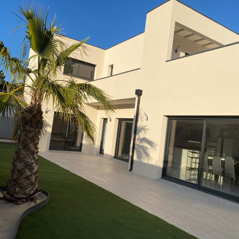 Villa Grand Nicolas Bord de Mer - Villa - 15