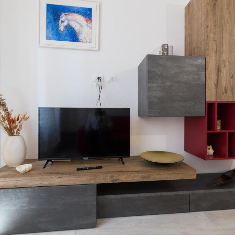 Capo di Lucca Home - in the historical center with terrace - Apartment with Terrace - 10