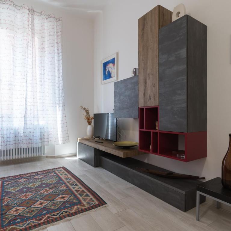 Capo di Lucca Home - in the historical center with terrace - Apartment with Terrace - 11