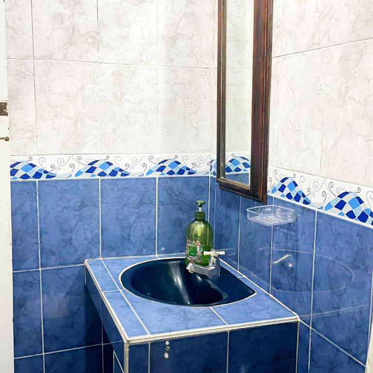 Casa Mamá Waldy New - Habitación Triple con baño - 8
