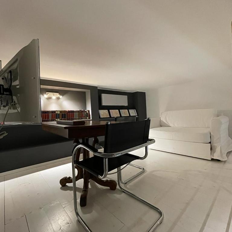 Portici Design Suite - Historical Center - One-Bedroom Apartment - 6