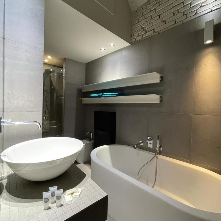 Portici Design Suite - Historical Center - One-Bedroom Apartment - 12
