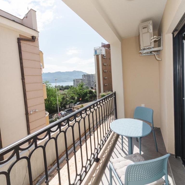 Salus Hill Condo - One-Bedroom Apartment - 13