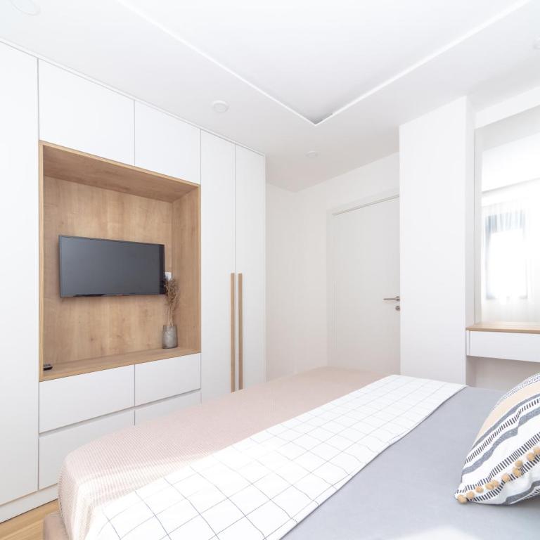 Salus Hill Condo - One-Bedroom Apartment - 15