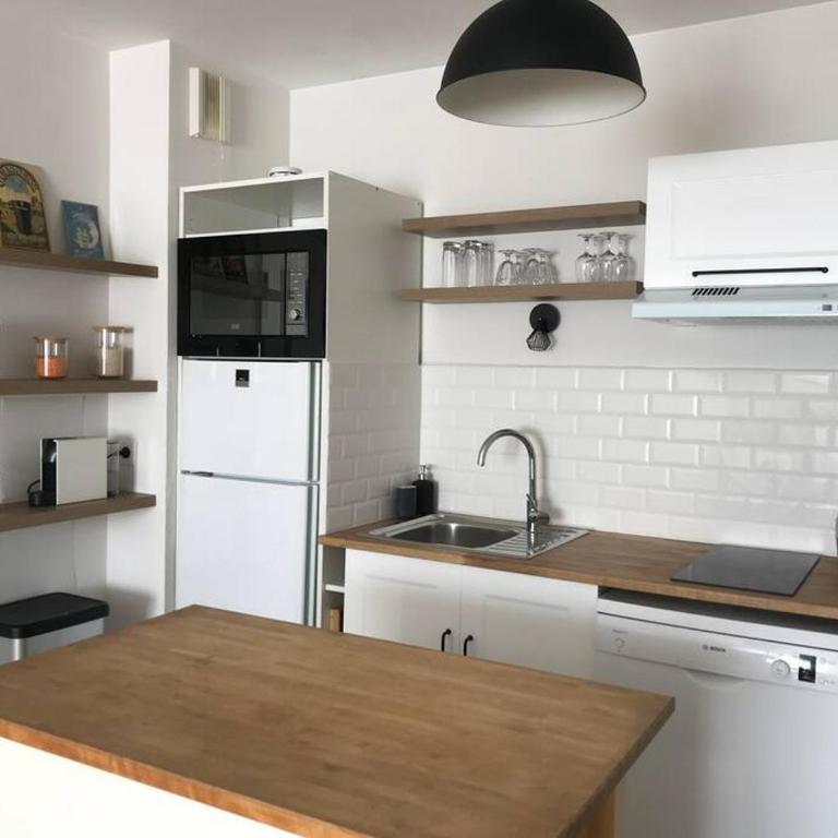 Charmant appartement ensoleillé-Terrasse - PARKING Gratuit - Isle sur la Sorgue - One-Bedroom Apartment - 7