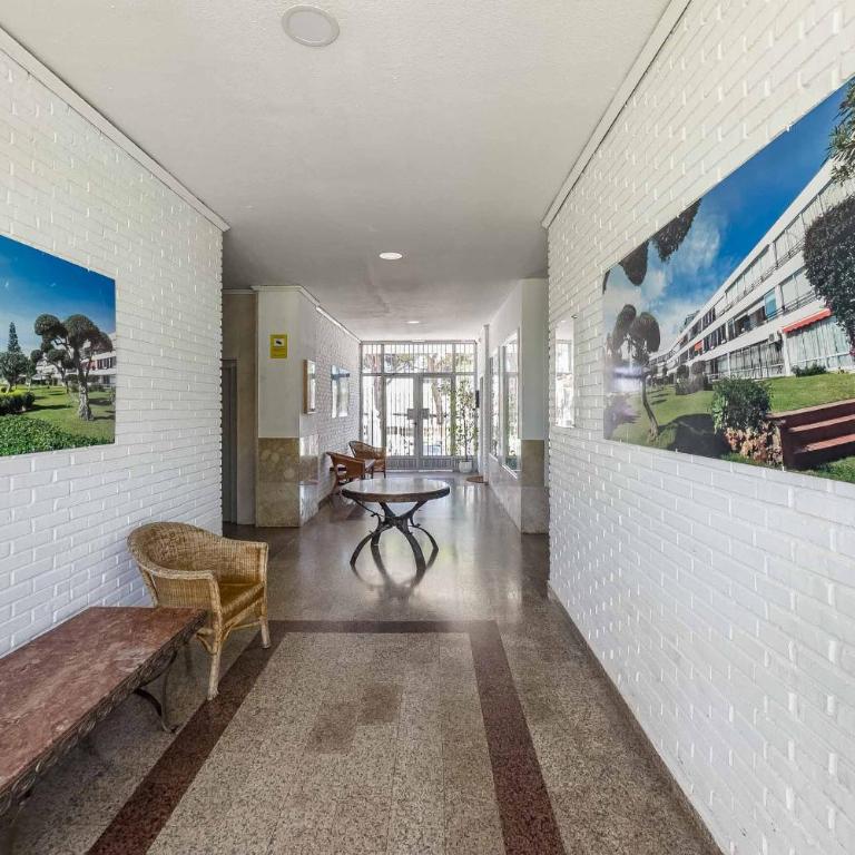 Apartamento acogedor, terraza, piscina y mar - Two-Bedroom Apartment - 39