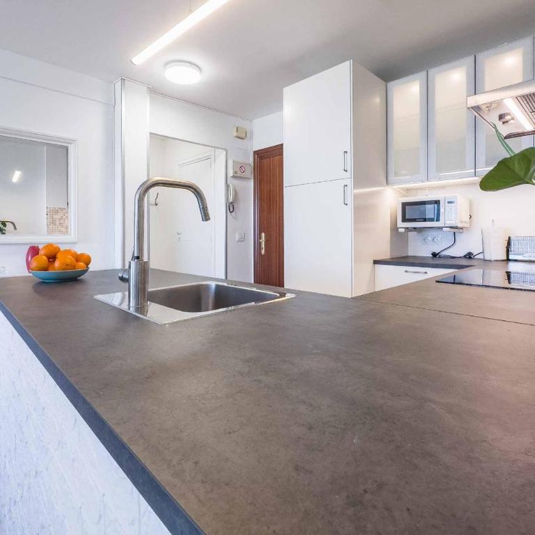 Apartamento acogedor, terraza, piscina y mar - Two-Bedroom Apartment - 25