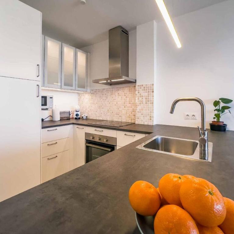 Apartamento acogedor, terraza, piscina y mar - Two-Bedroom Apartment - 21
