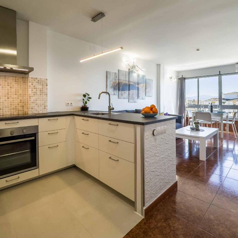 Apartamento acogedor, terraza, piscina y mar - Two-Bedroom Apartment - 23