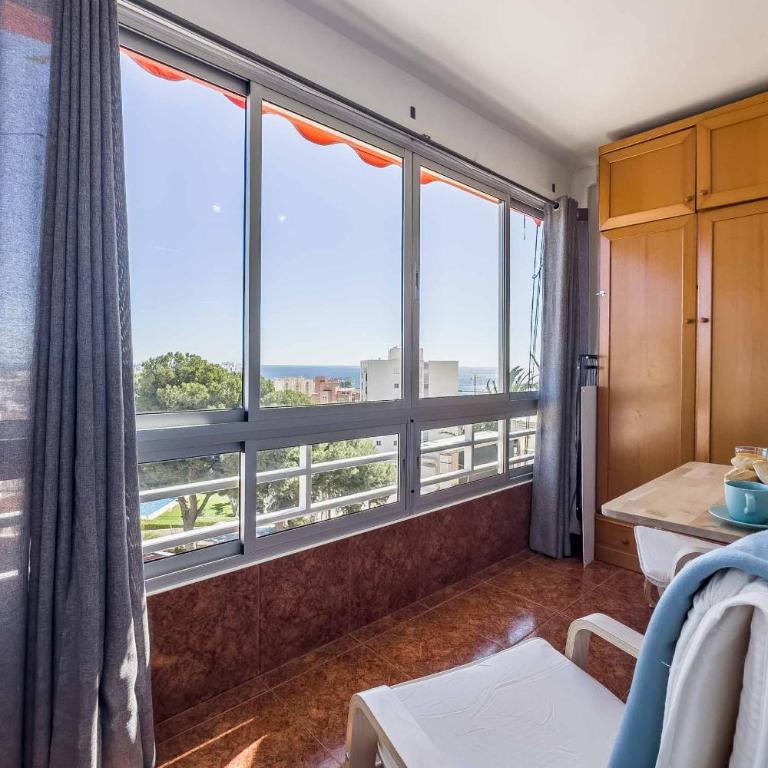 Apartamento acogedor, terraza, piscina y mar - Two-Bedroom Apartment - 8