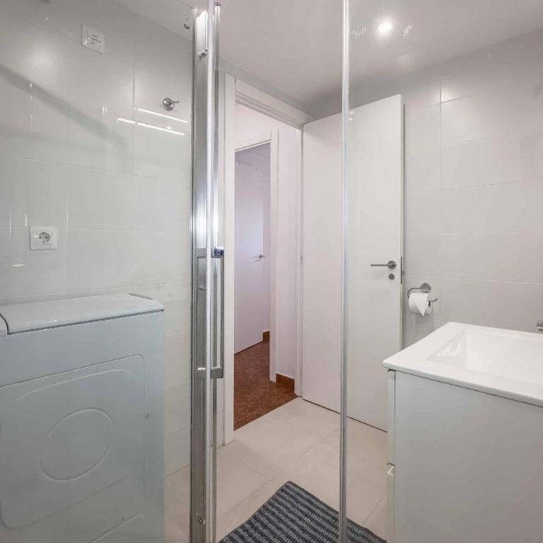Apartamento acogedor, terraza, piscina y mar - Two-Bedroom Apartment - 31