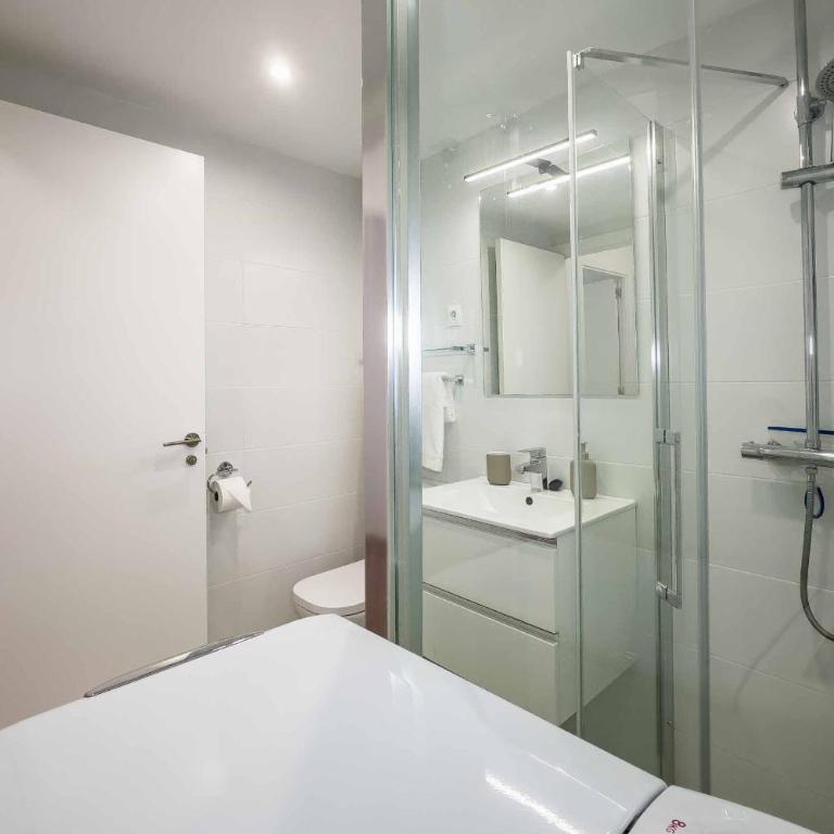 Apartamento acogedor, terraza, piscina y mar - Two-Bedroom Apartment - 28
