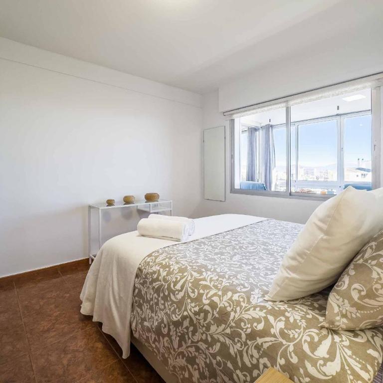 Apartamento acogedor, terraza, piscina y mar - Two-Bedroom Apartment - 34