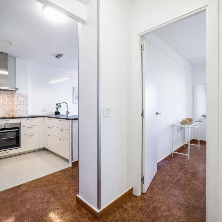 Apartamento acogedor, terraza, piscina y mar - Two-Bedroom Apartment - 30