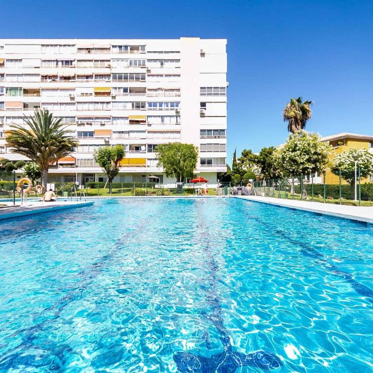 Apartamento acogedor, terraza, piscina y mar - Two-Bedroom Apartment - 3