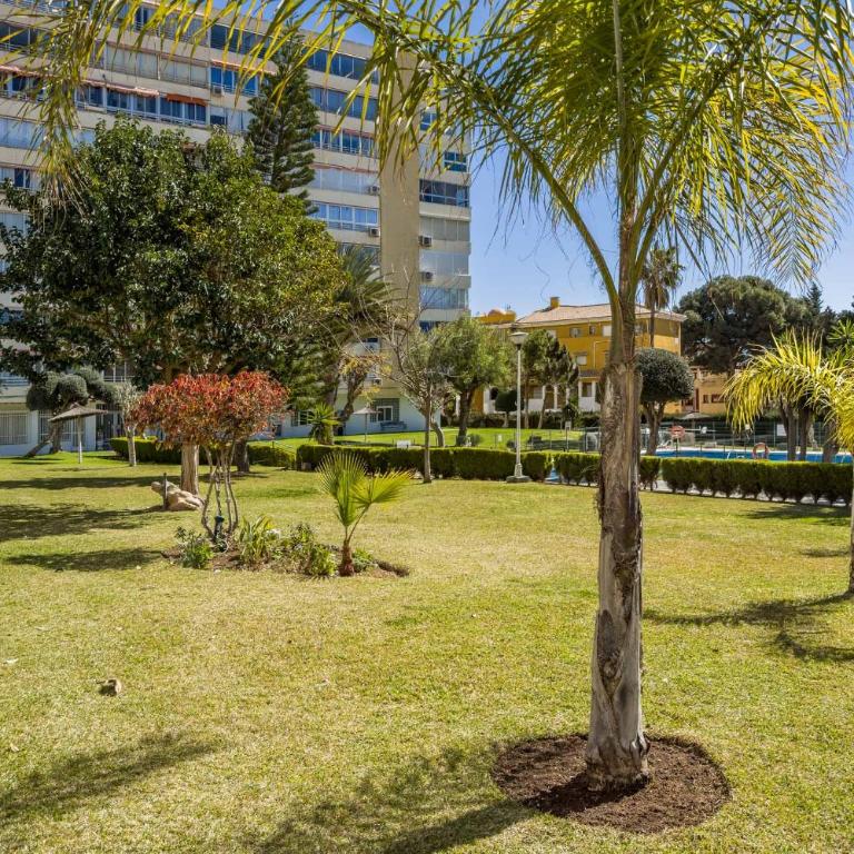 Apartamento acogedor, terraza, piscina y mar - Two-Bedroom Apartment - 46