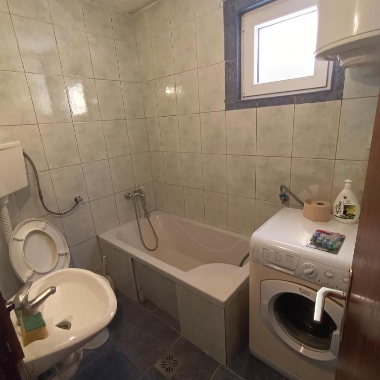 Milos Apartmens - One-Bedroom Apartment - 4