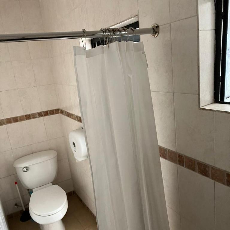 Hostal Luna 49 - Economy Triple Room with Shared Bathroom - 5