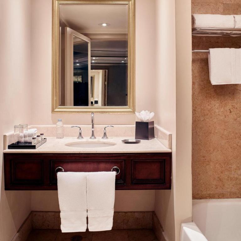 Wyndham Monterrey Ambassador Centro - Habitación Estándar - 1 cama extragrande - No fumadores - 5