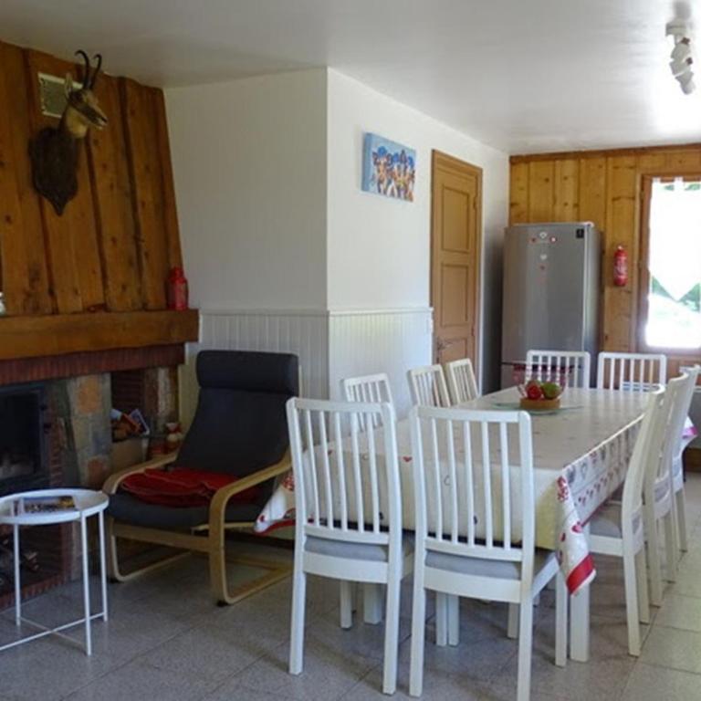 Chalet spacieux 10 pers. avec jardin, cheminée, cuisine équipée à Cohennoz, proche nature - Chalet mit 3 Schlafzimmern - 2