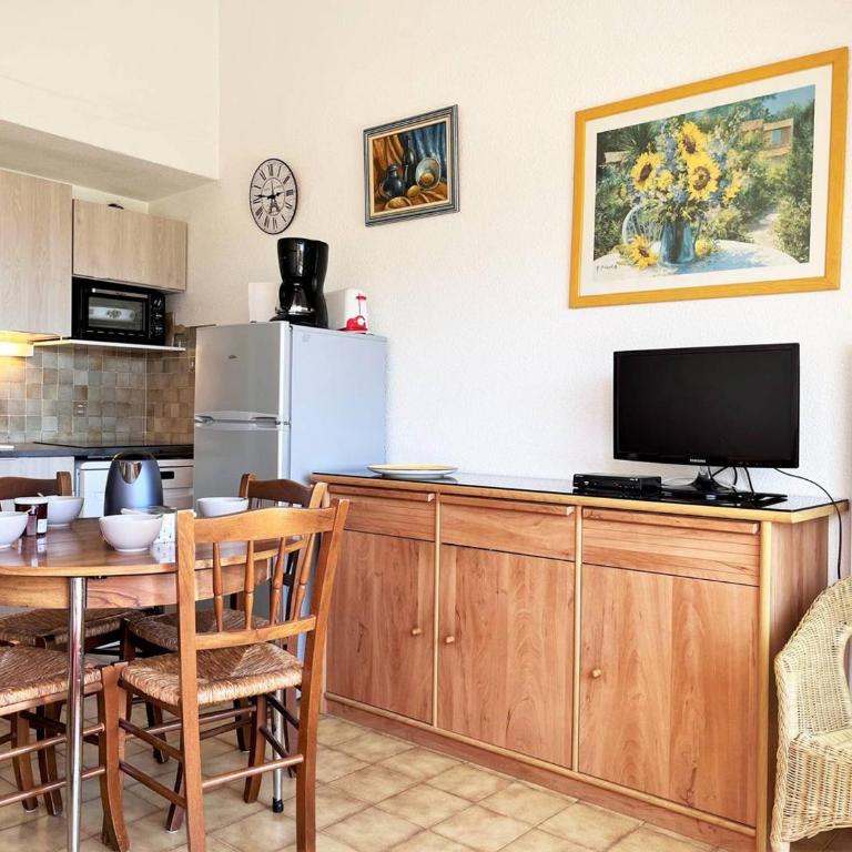 Duplex calme 4 pers, parking privé, à deux pas de la plage - Le Lavandou - FR-1-251-500 - Apartment - 4