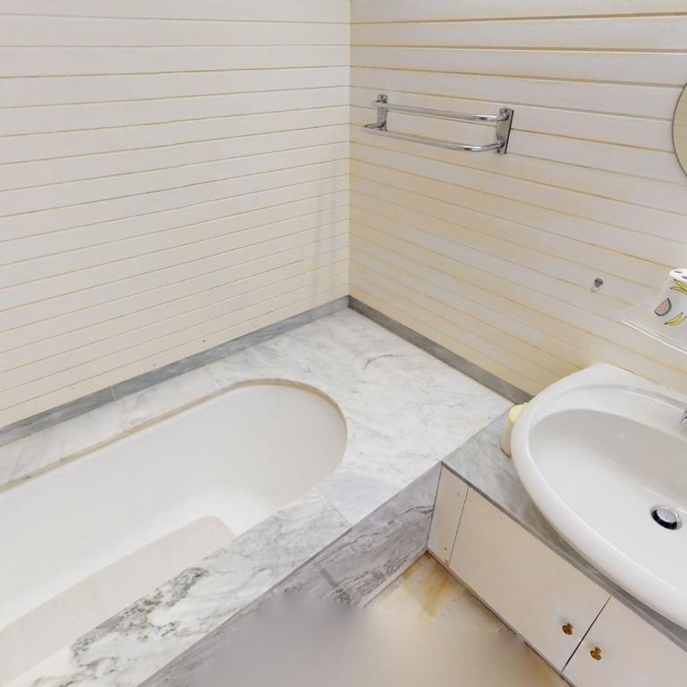 Luxueux appartement 3P climatisé avec terrasses et parkings - FR-1-196-331 - Appartement - 12