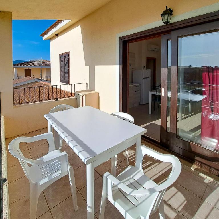 Centro Residenziale Le Canne - Appartamento con 2 Camere da Letto e Balcone - 1