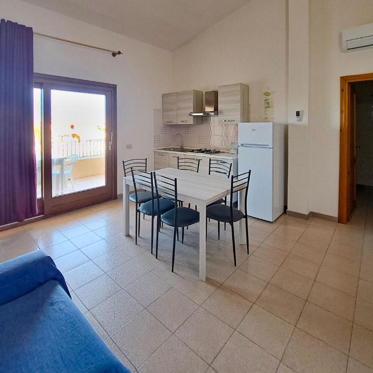 Centro Residenziale Le Canne - Appartamento con 2 Camere da Letto e Balcone - 4