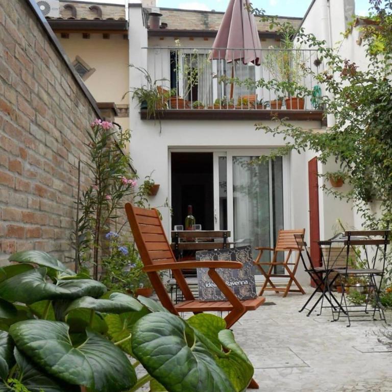 Affittacamere Il Cerchio - Camera Familiare con Vista Giardino - 1