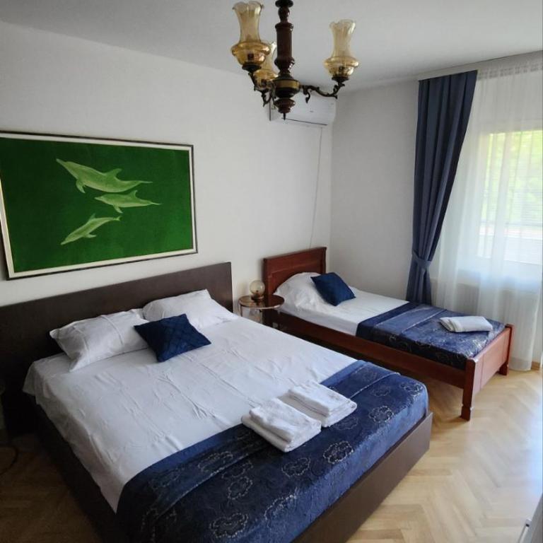 FOR-A Apartmani - Apartment with Balcony - 1