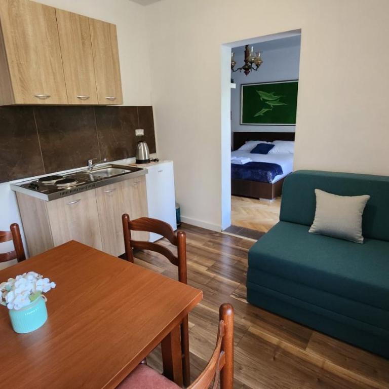 FOR-A Apartmani - Apartment with Balcony - 3