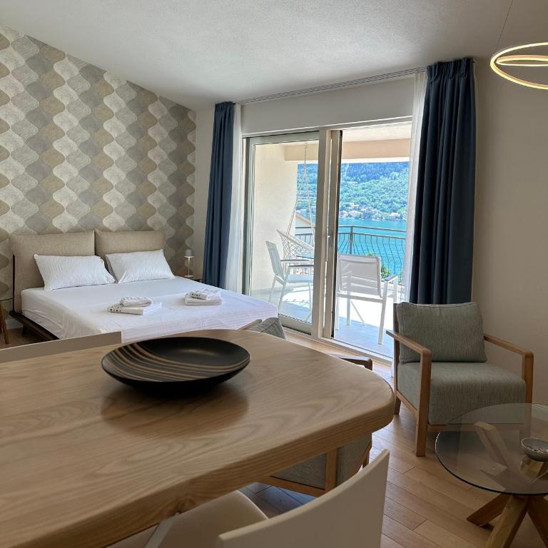 Point of View - Studio with Sea View - 1