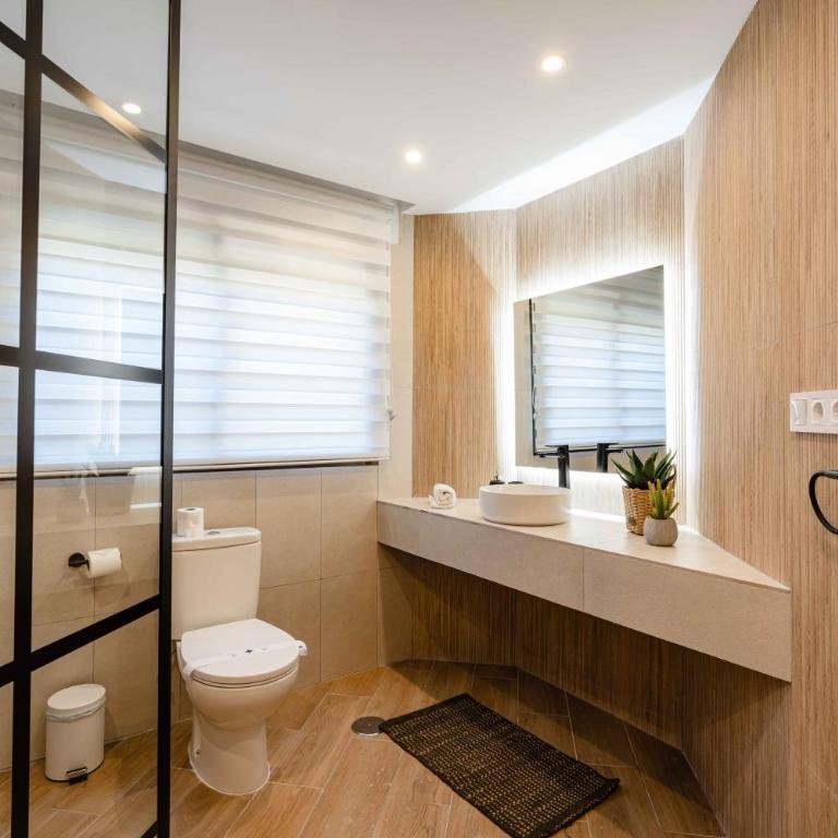 Golden Beach Holiday Home - Private Jacuzzi, 4 Swimming Pools & Direct Access to the Beach - Apartamento - 7