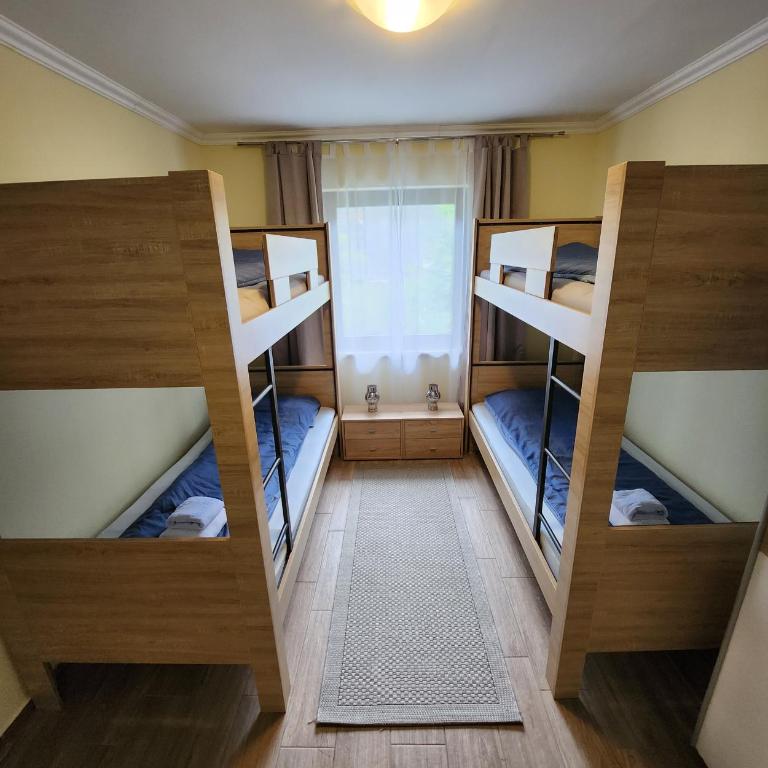 AlpenKlub Hotel - Comfort Quadruple Room - 1