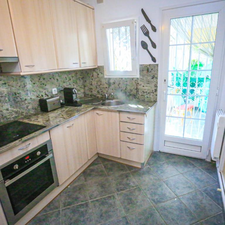 LITORAL COSTA DORADA - VILLA MONET Only families - Villa con piscina privada - 13