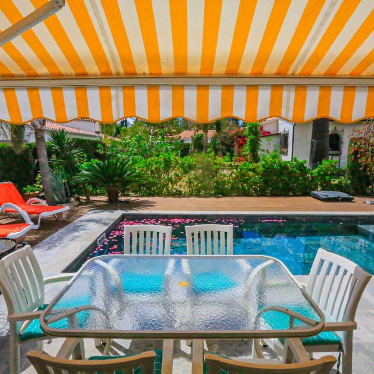 LITORAL COSTA DORADA - VILLA MONET Only families - Villa con piscina privada - 28