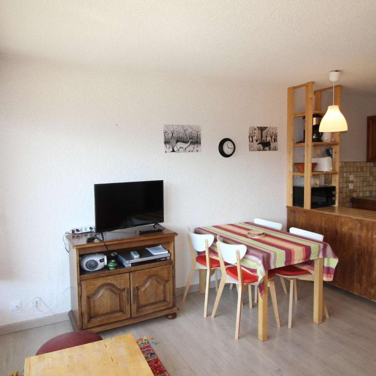 Studio cabine 4 pers au pied des pistes avec balcon - Auris en Oisans - FR-1-297-331 - Apartment - 8
