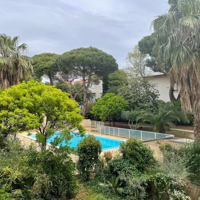 Appartement spacieux à Hyères avec piscine, climatisation et Wi-Fi - FR-1-335-156 - Apartment - 16