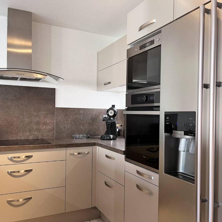 Appartement climatisé avec piscine, terrasse et parking - 6 couchages, près de la plage - FR-1-251-451 - Appartement - 5