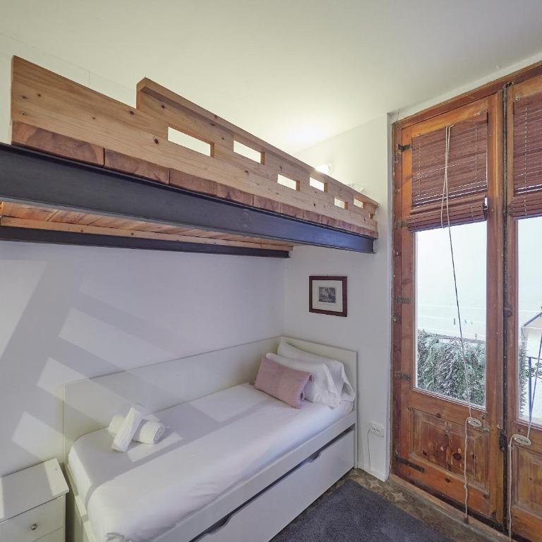 BarcelonaForRent Alessandra Ramblas - Three-Bedroom Apartment - 25