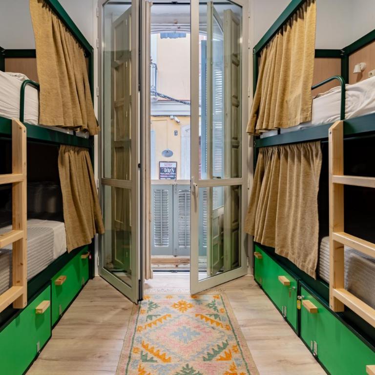 The Urban Jungle Hostel - Cama en habitación femenina compartida de 4 camas - 7