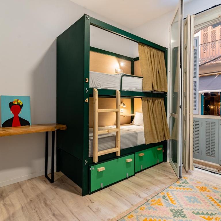 The Urban Jungle Hostel - Cama en habitación femenina compartida de 4 camas - 8