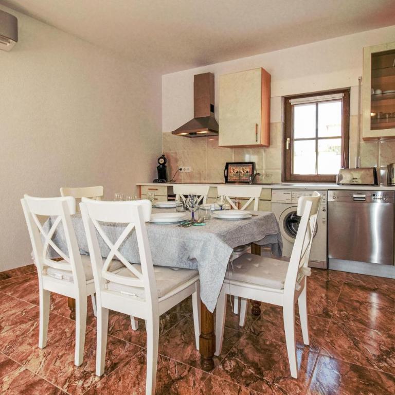Beautiful Home In Orihuela - Casa Vacacional de 3 dormitorios - 3
