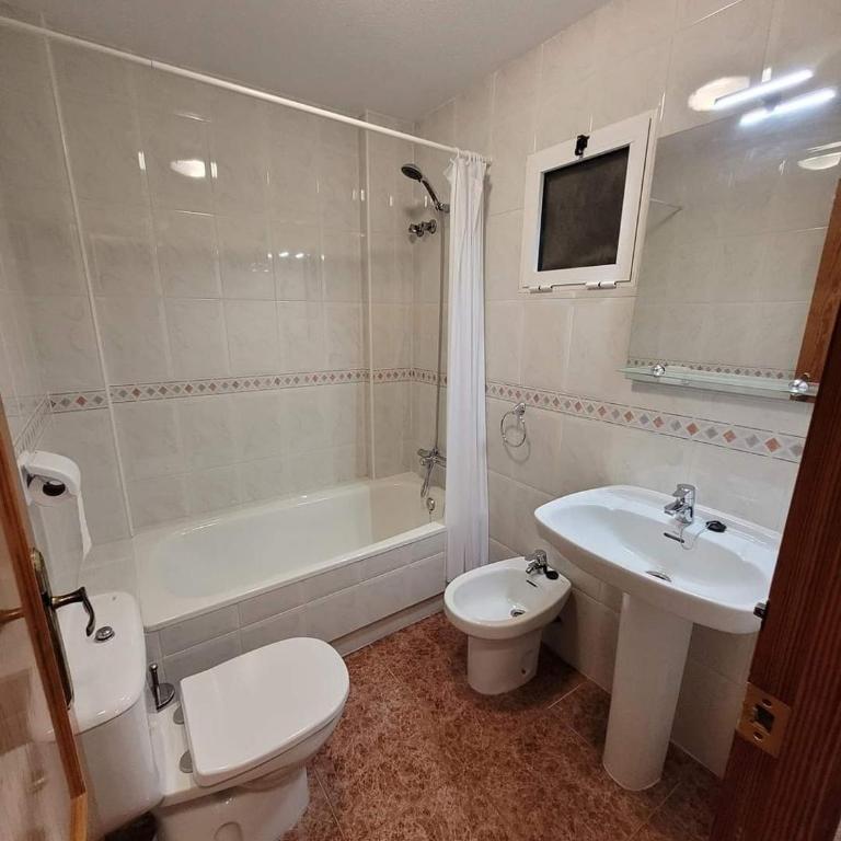 Casa Danas - Two-Bedroom House - 11